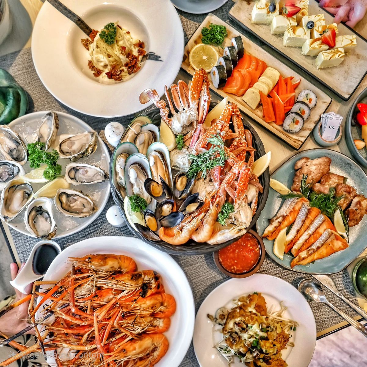 International & Seafood Lunch Buffet